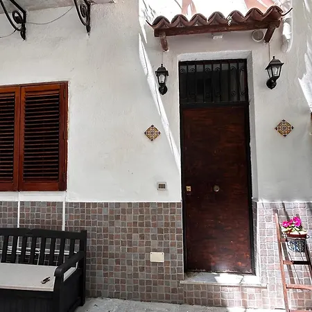 Holiday home Al Cortiletto Palermo